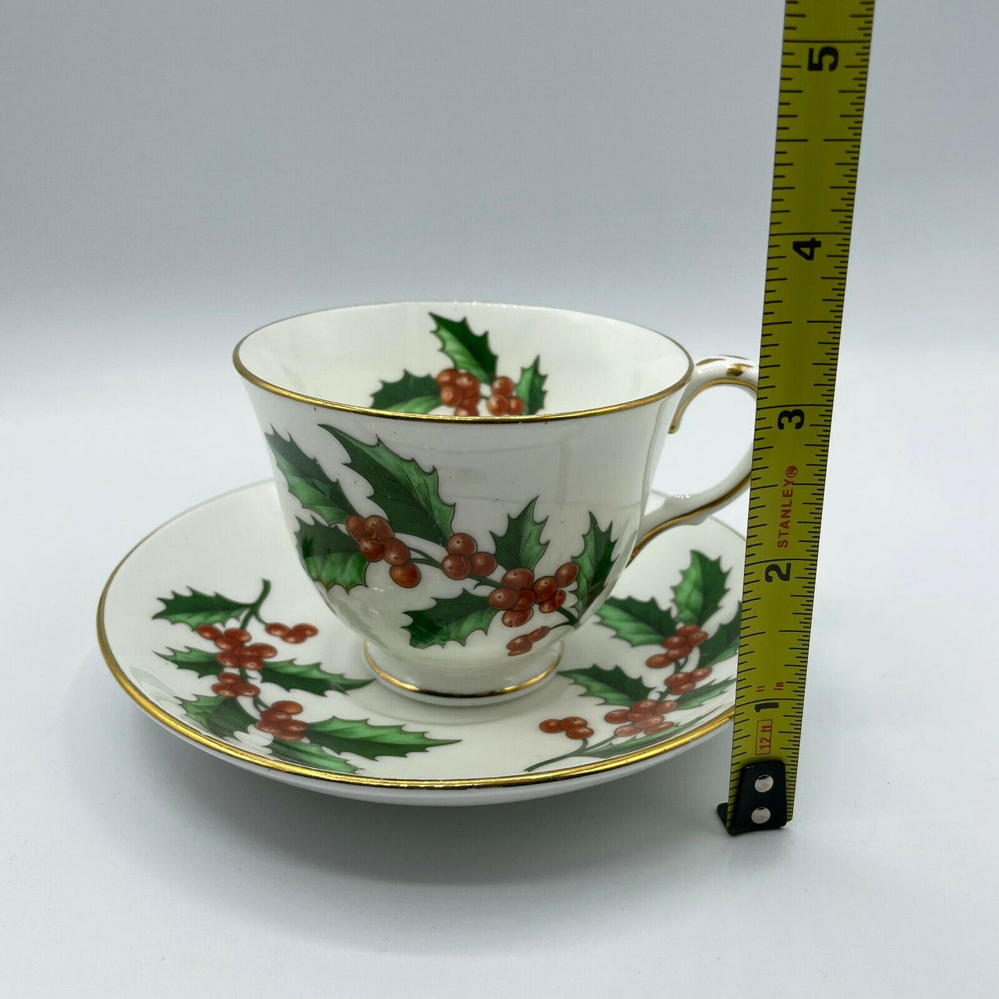 Crown Staffordshire Christmas Holly & Red Berry Teacup - Nostalgia 2 Now
