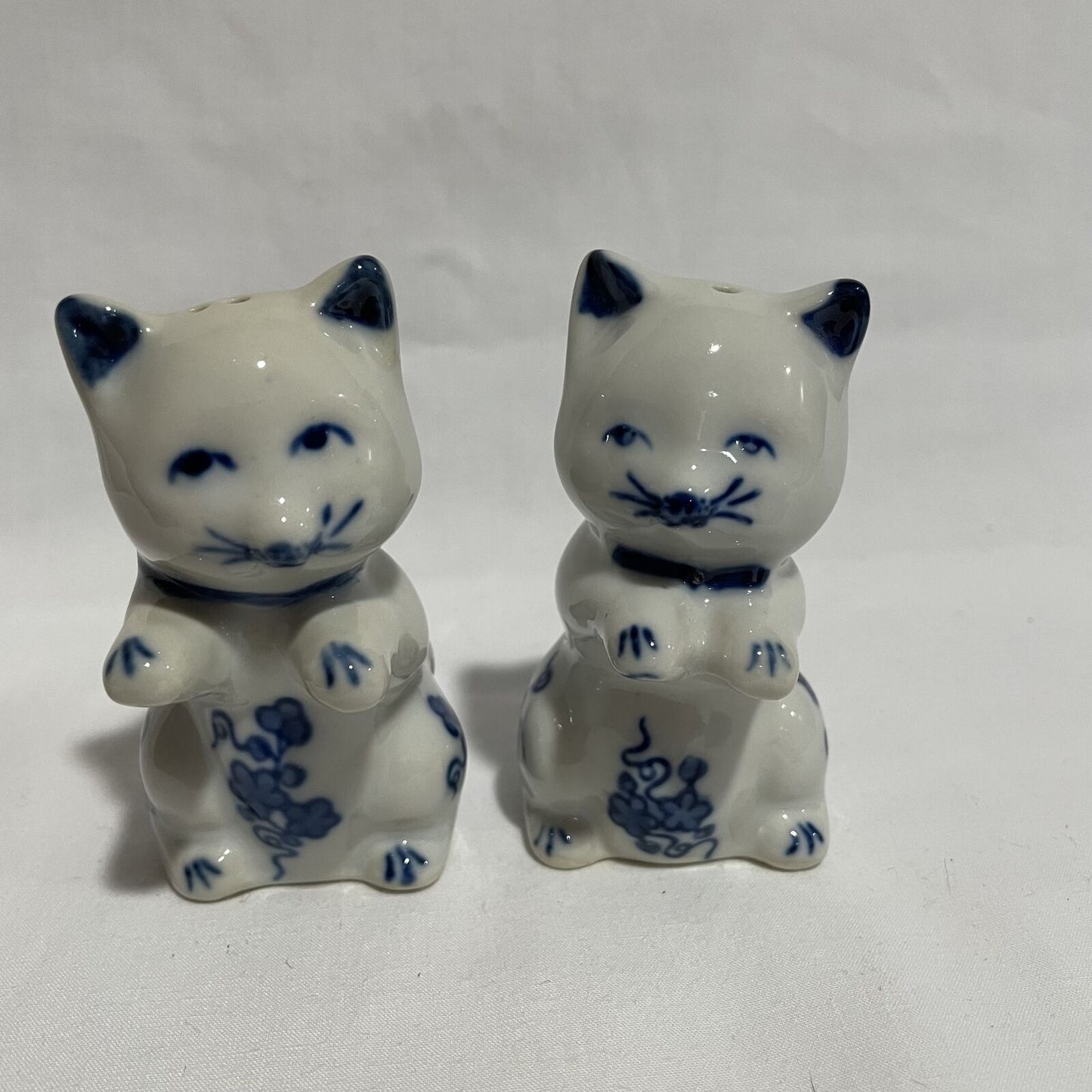 Nantucket Kitty Cats in Basket Salt & Pepper Shakers - Nostalgia 2 Now