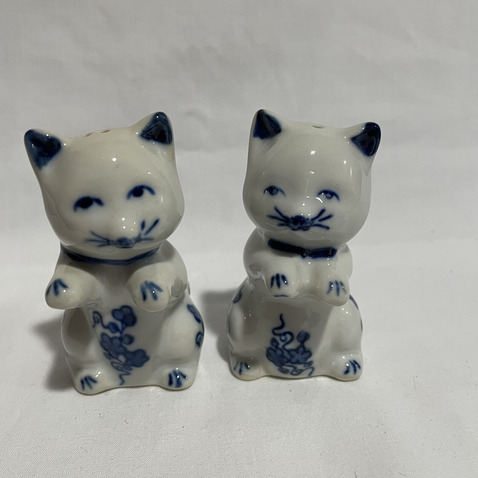 Nantucket Kitty Cats in Basket Salt & Pepper Shakers - Nostalgia 2 Now