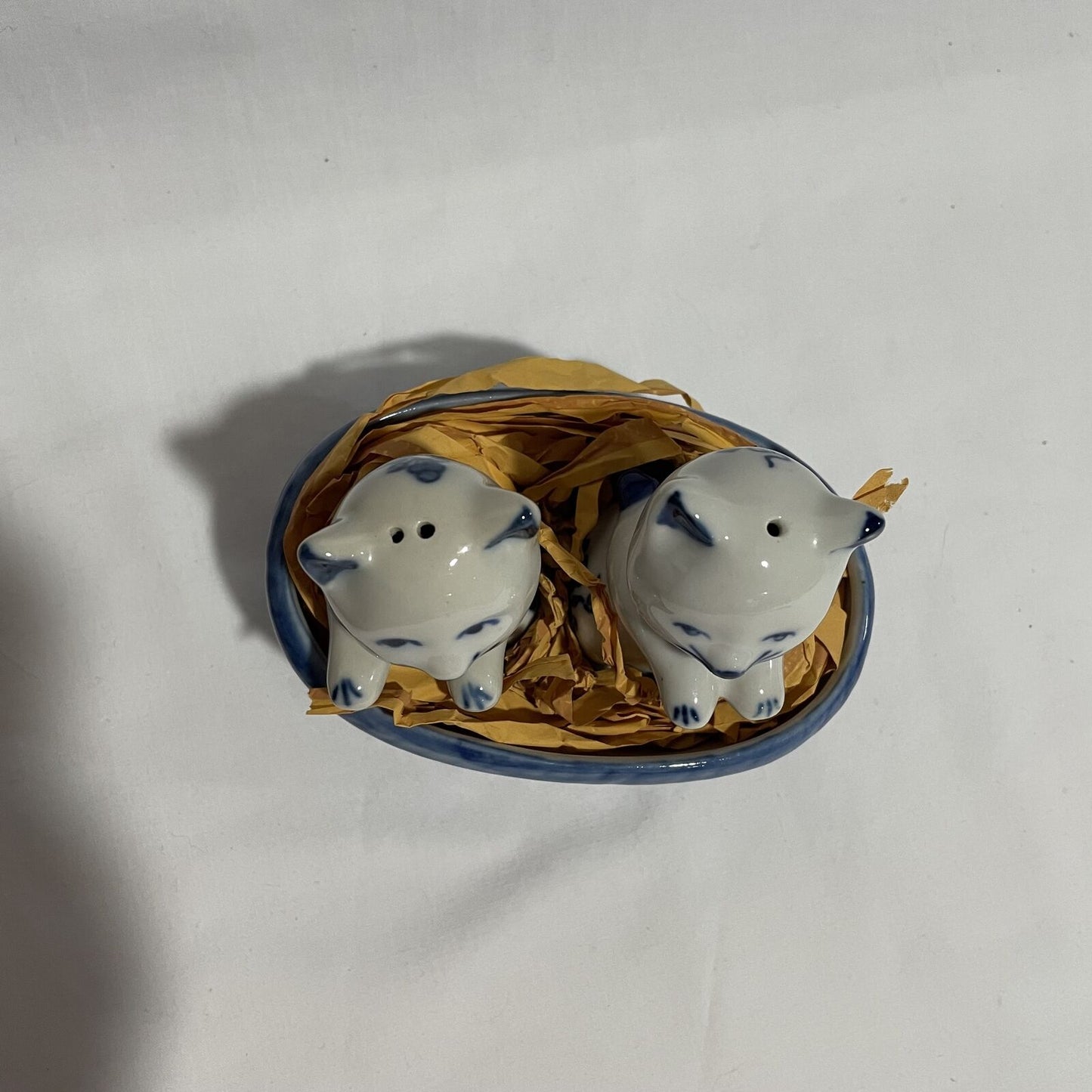 Nantucket Kitty Cats in Basket Salt & Pepper Shakers - Nostalgia 2 Now