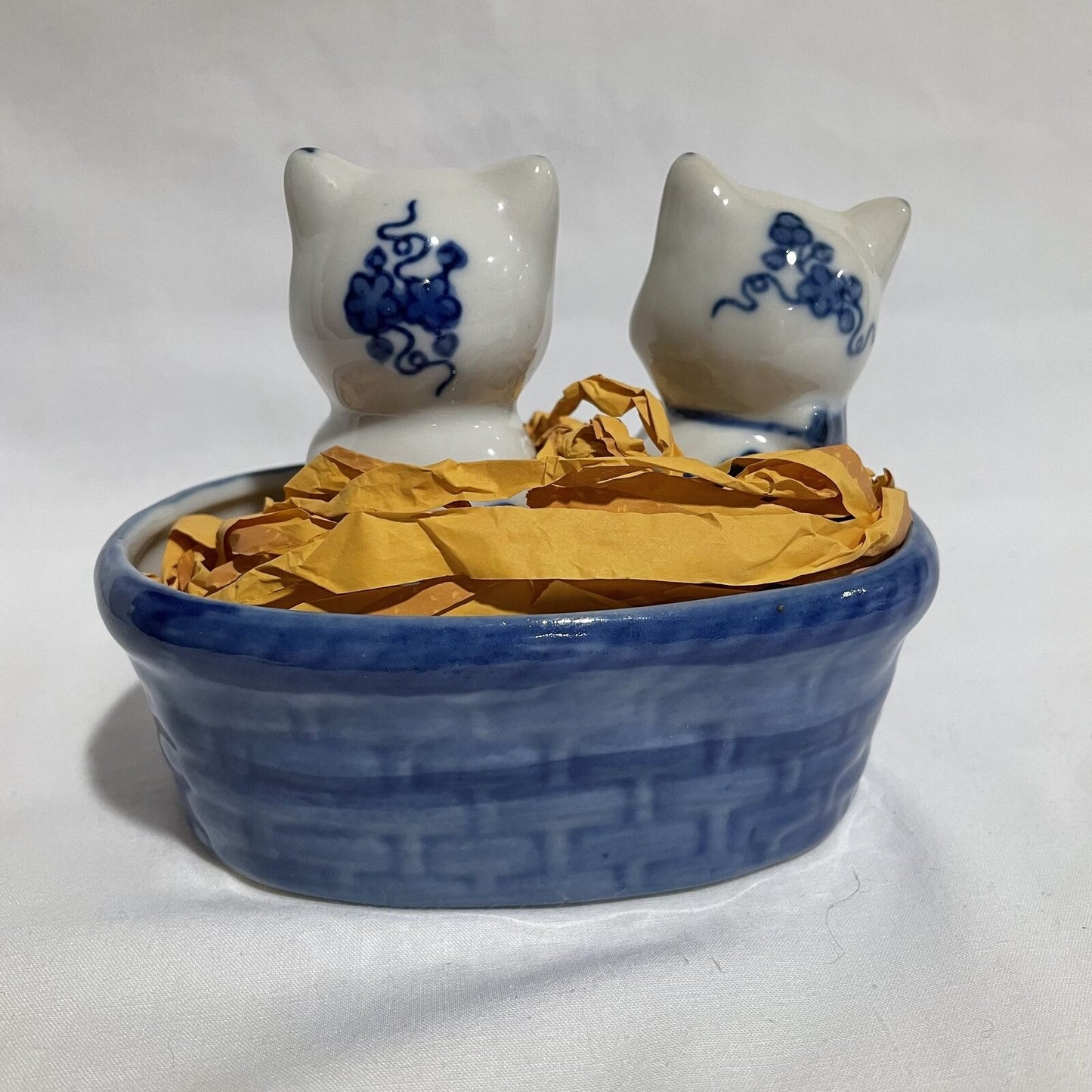 Nantucket Kitty Cats in Basket Salt & Pepper Shakers - Nostalgia 2 Now