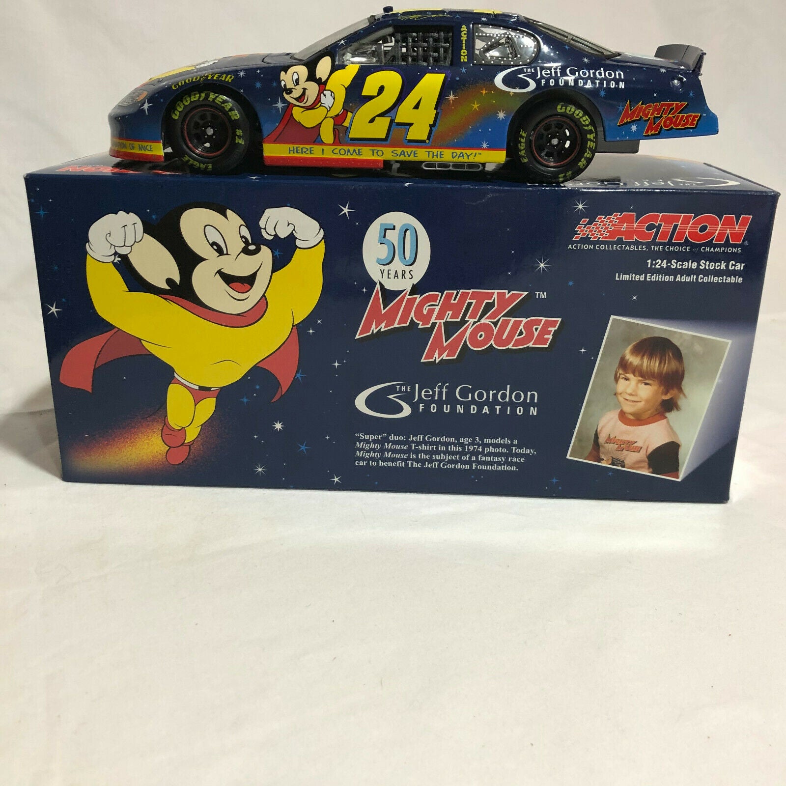 Official Disney's 2005 Mickey Mouse Nascar cheapest Diecast 1/24 scale