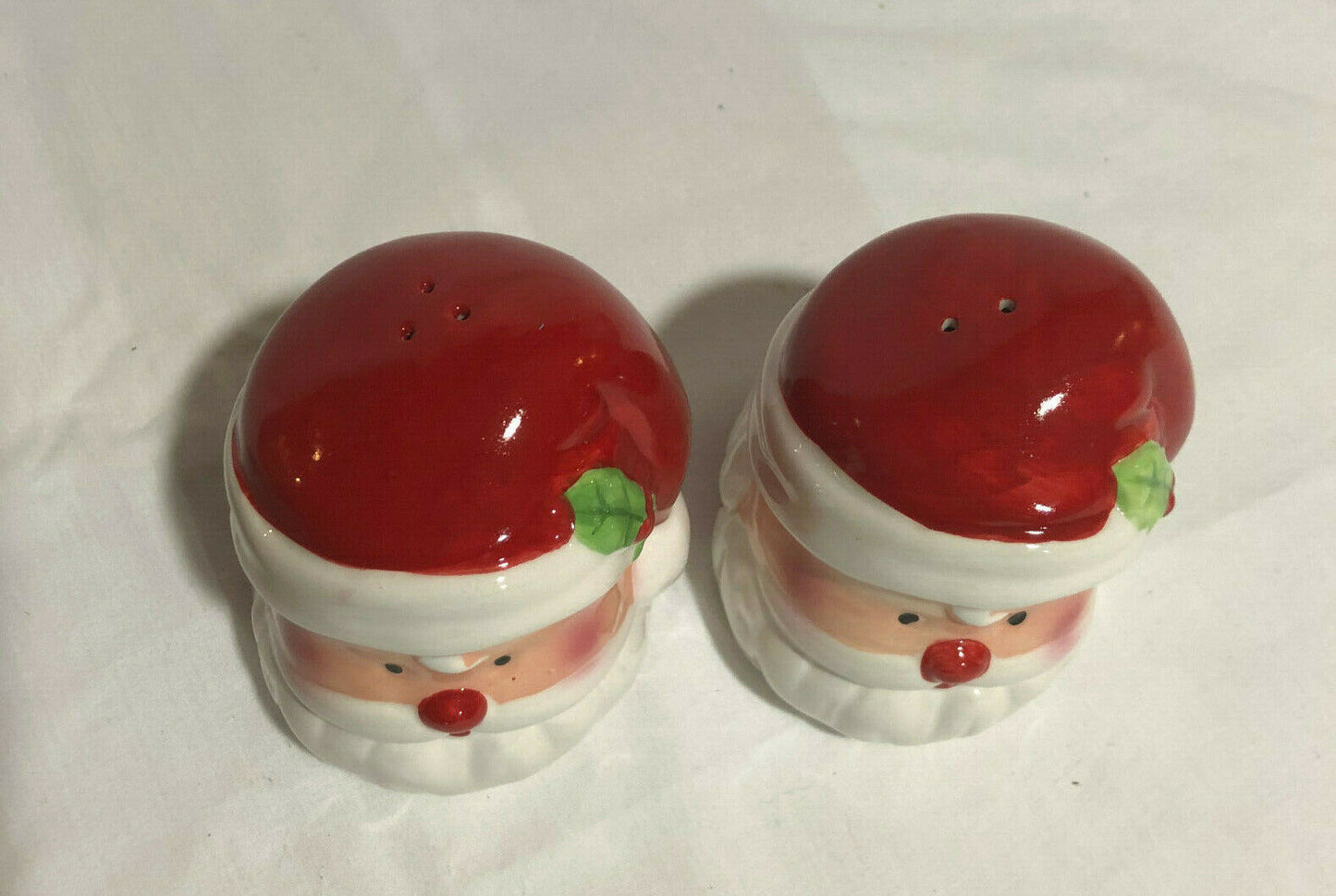 Vintage Santa Claus Heads Salt & Pepper Shaker Set  ORIGINAL BOX - Nostalgia 2 Now