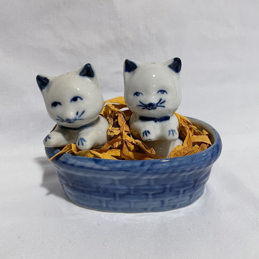 Nantucket Kitty Cats in Basket Salt & Pepper Shakers - Nostalgia 2 Now