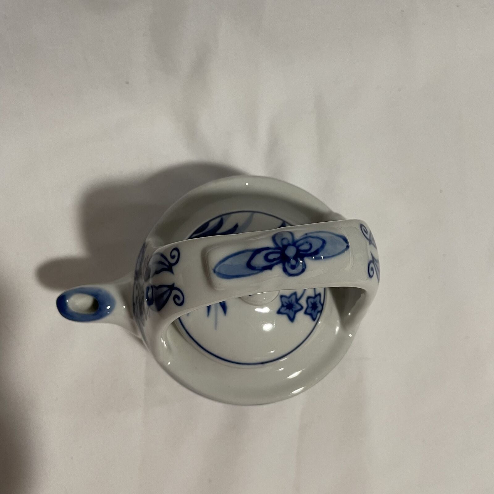 Vintage Blue And White Ceramic Round Floral Design Teapot Lided - Nostalgia 2 Now