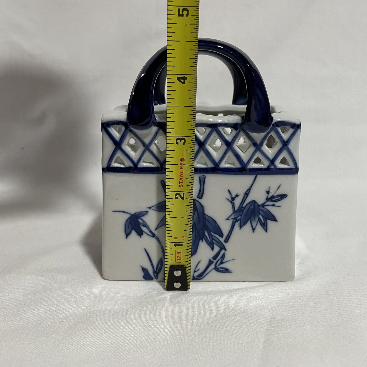 Blue And White Porcelain Handbag Shape Small Vase - Nostalgia 2 Now