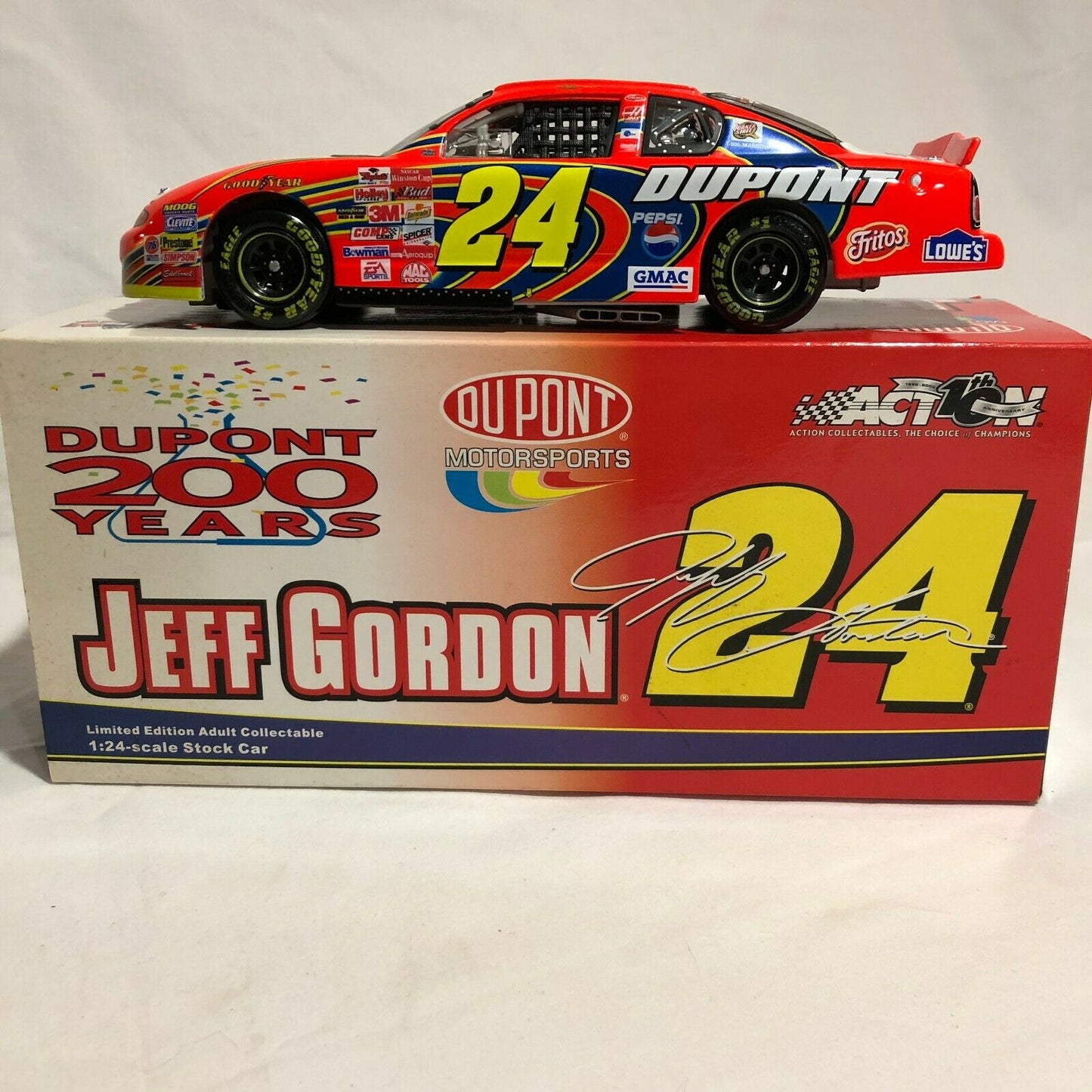 1:24 Jeff Gordon #24 DuPont/200th Anniversary Celebration 2002 Action NASCAR - Nostalgia 2 Now