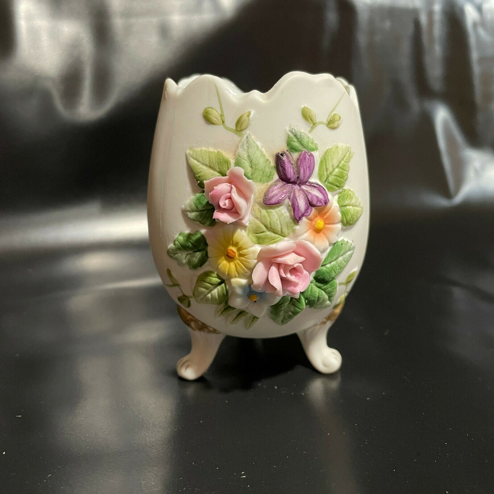 Vintage Lefton Porcelain Footed Egg Vase With Raised Flowers KW4342 - Nostalgia 2 Now