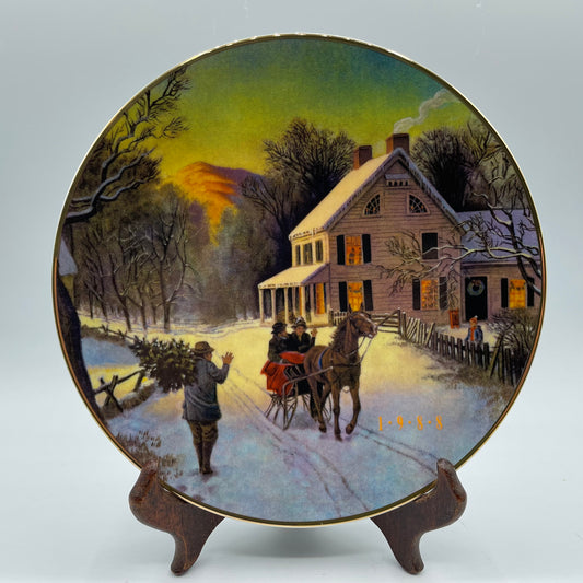 1988 Avon Christmas Collectors Plate Home for the Holidays