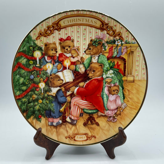 1989 Avon Christmas Collectors Plate Together for Christmas