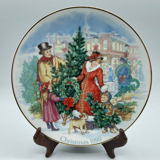 1990 Avon Christmas Collectors Plate Bringing Christmas Home