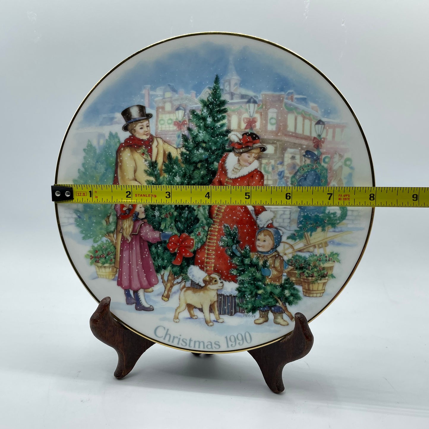 1990 Avon Christmas Collectors Plate Bringing Christmas Home