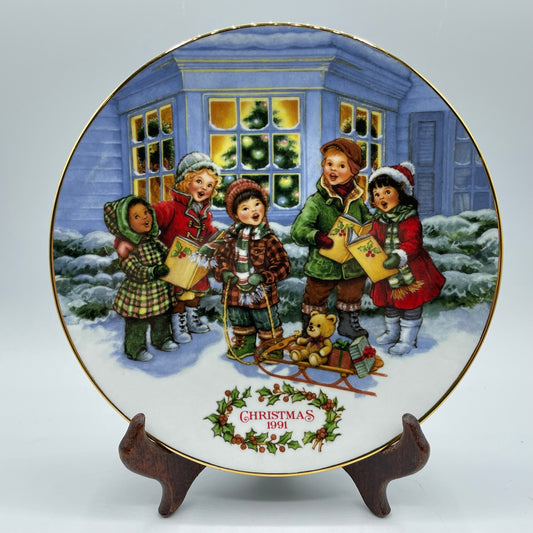 1991 Avon Christmas Collectors Plate Perfect Harmony