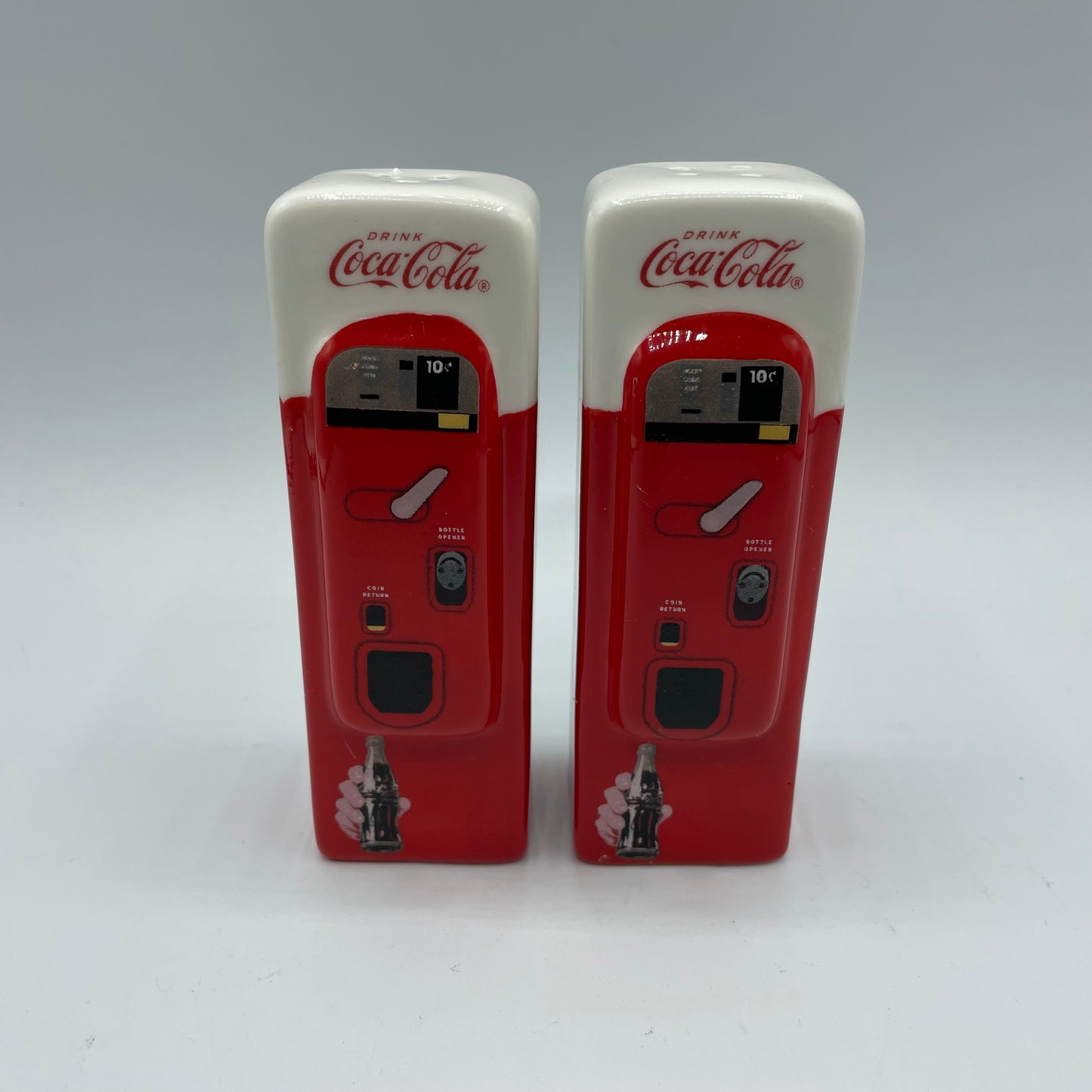 Vintage Coca Cola Vending Machine Salt & Pepper Shaker Set Ceramic