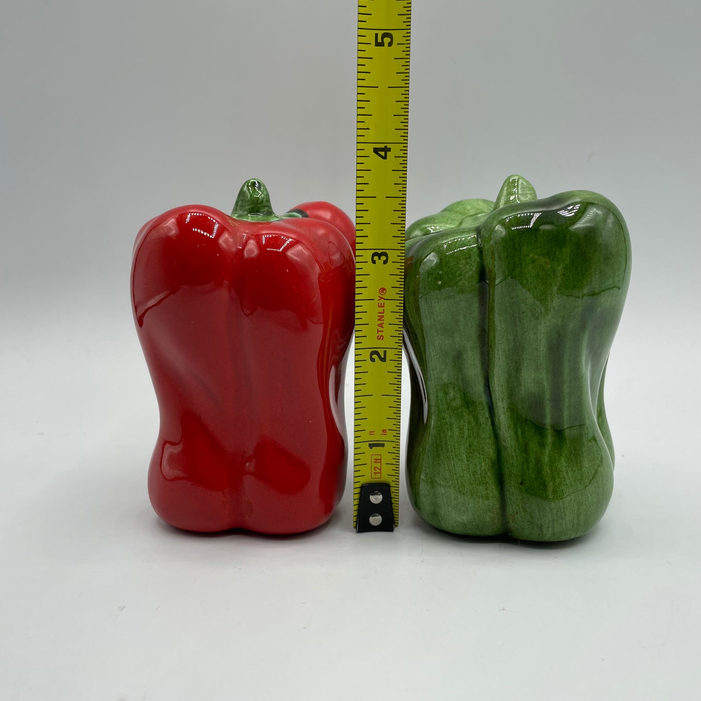 Red Peper and Green Pepper Salt & Pepper Shaker Set