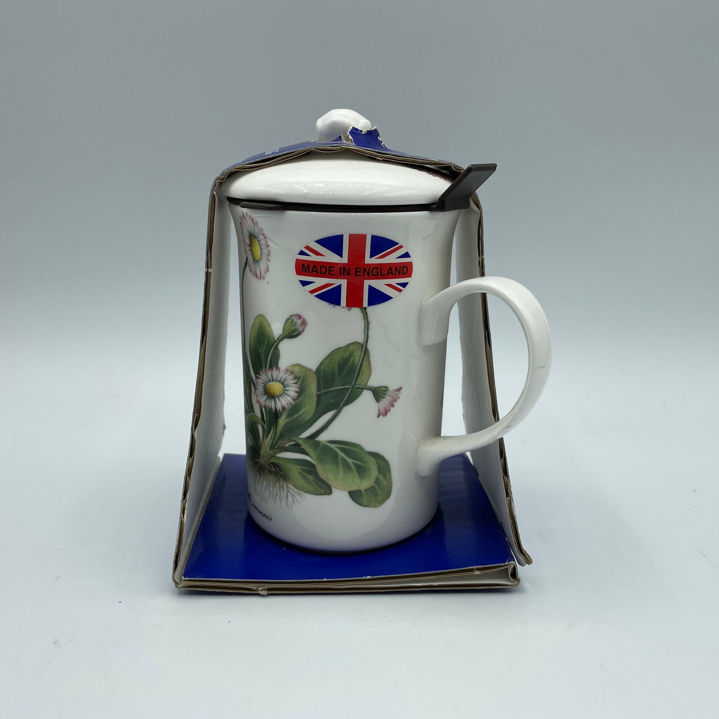 Chatsford Strainer Teamug Bone China-Bellis Perennis