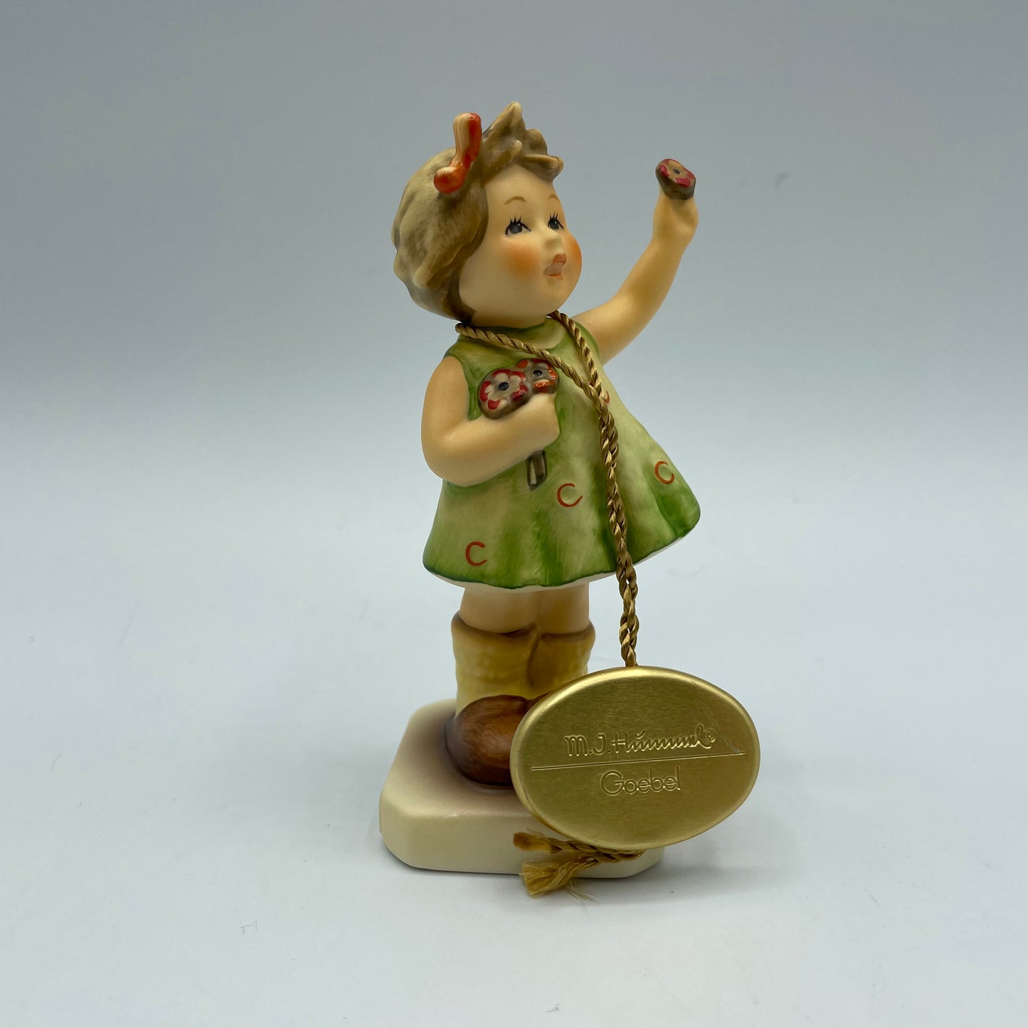 Goebel M.J. Hummel Club Figurine "Forever Yours" 1996/97 1st Issue