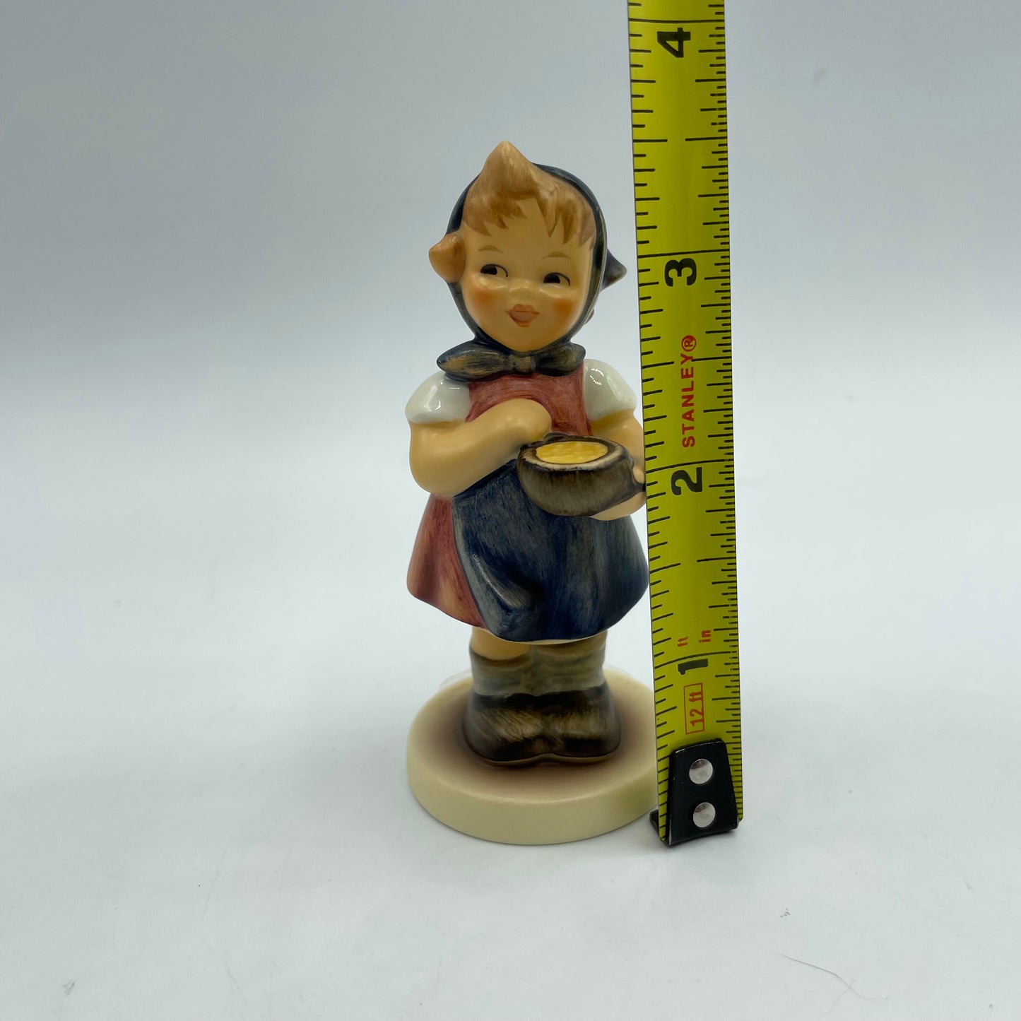 Goebel M.J. Hummel Club Figurine "From Me To You" 1995/96