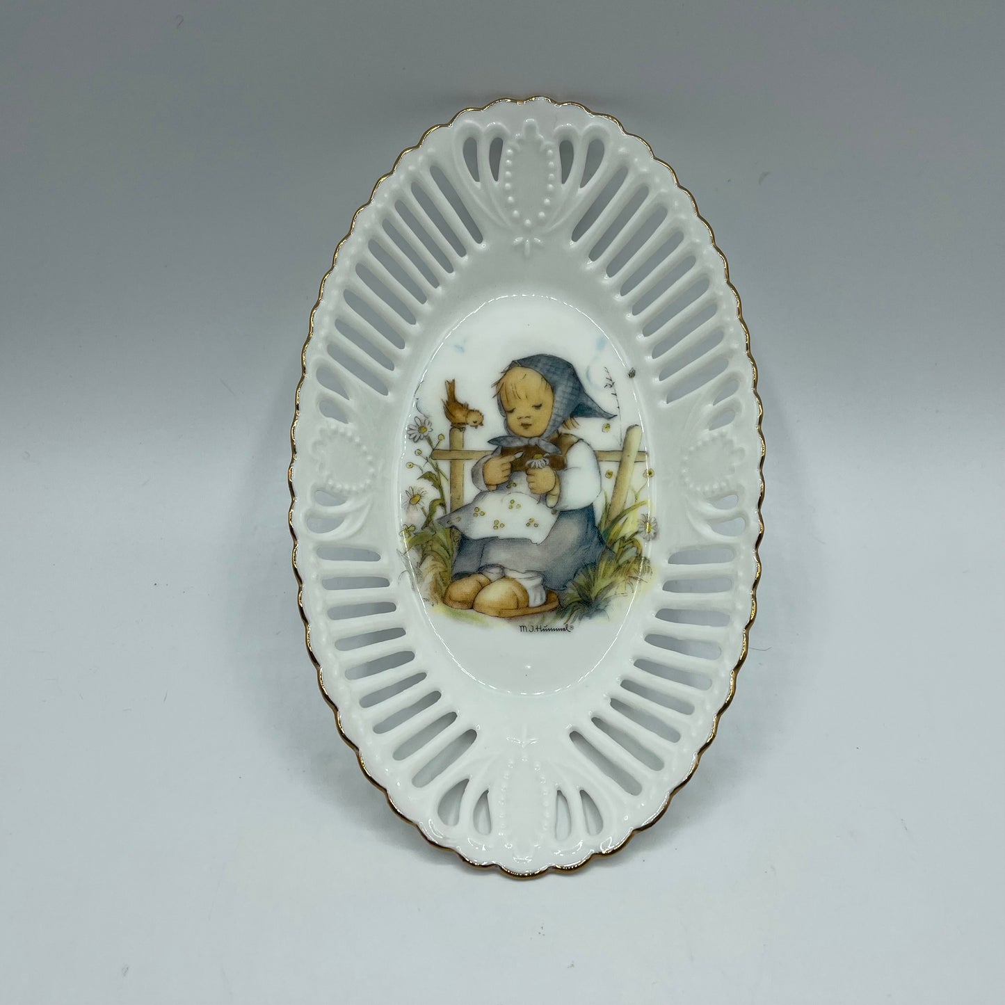 M.J. Hummel "He Loves Me?" Oval Lace Dish Reutter Porzellan Germany