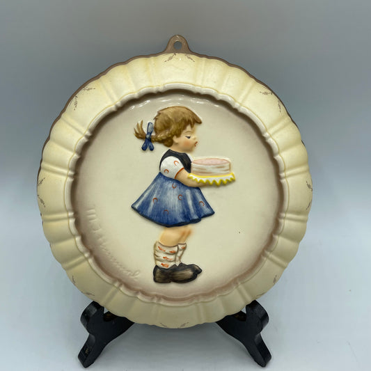 Goebel M.J.Hummel "Sweet As Can Be" Kitchen Baking Mold Round