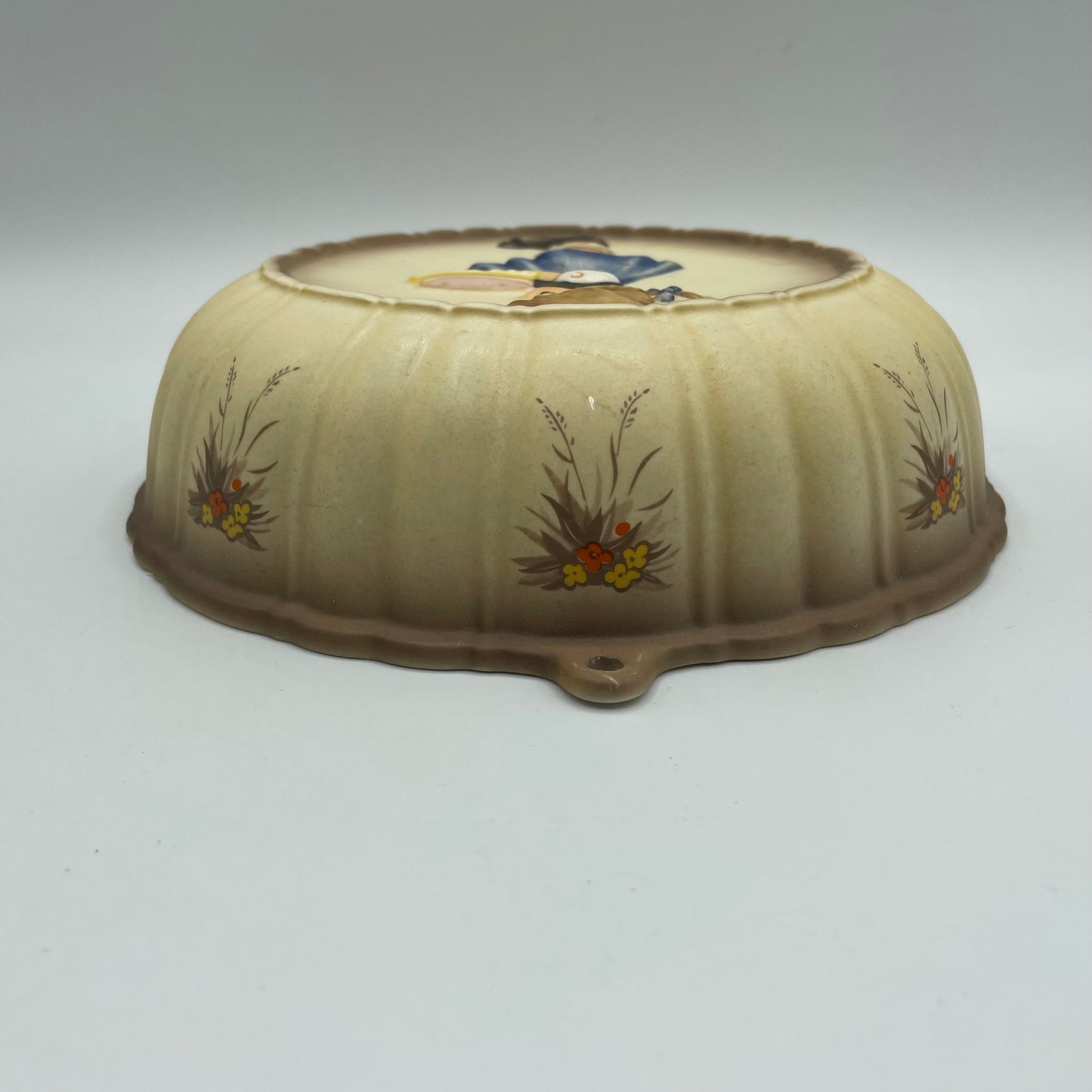 Goebel M.J.Hummel "Sweet As Can Be" Kitchen Baking Mold Round