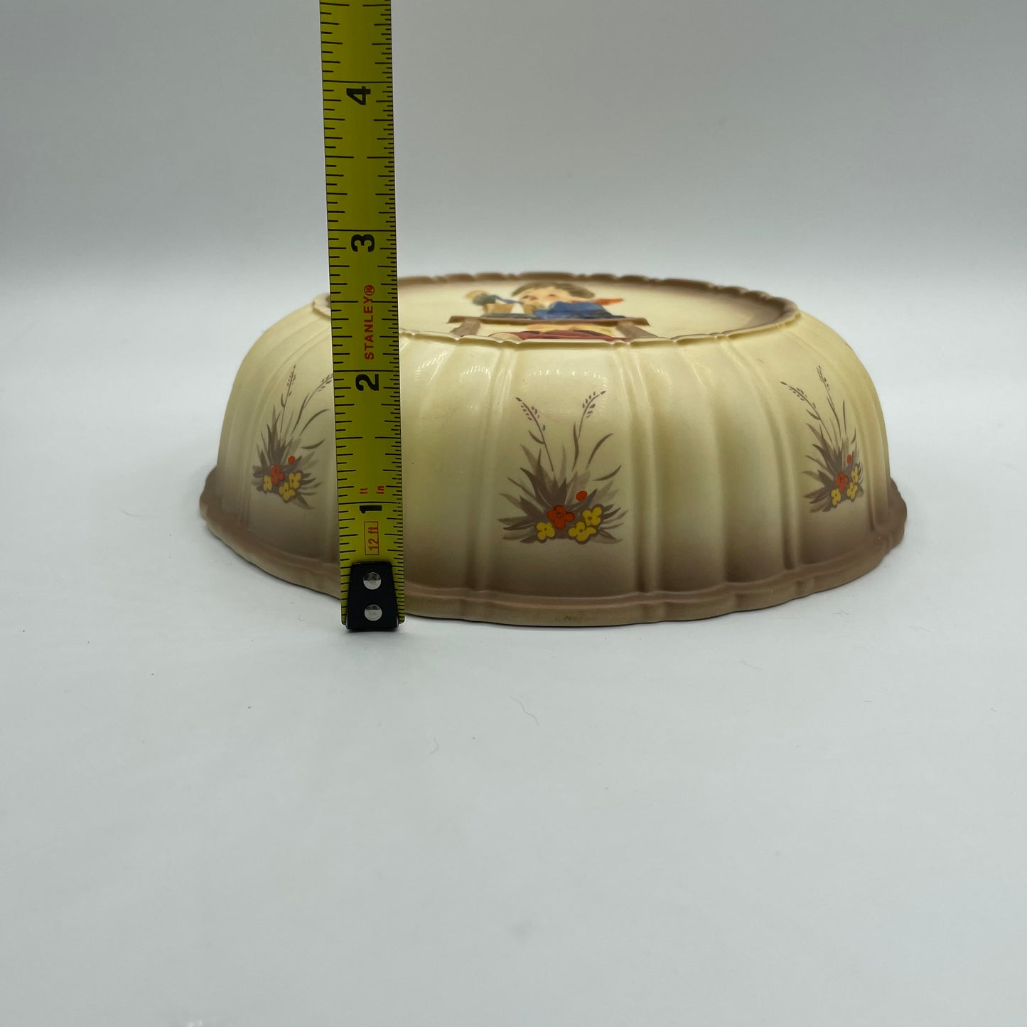Goebel M.J.Hummel "A Fair Measure" Kitchen Baking Mold Round