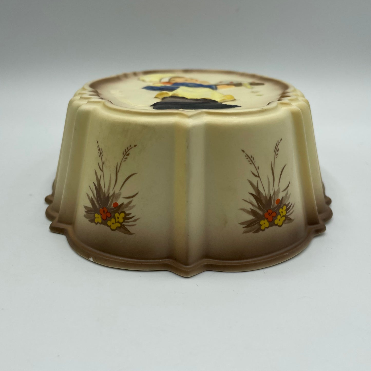 Goebel M.J.Hummel "Baker" Kitchen Baking Mold