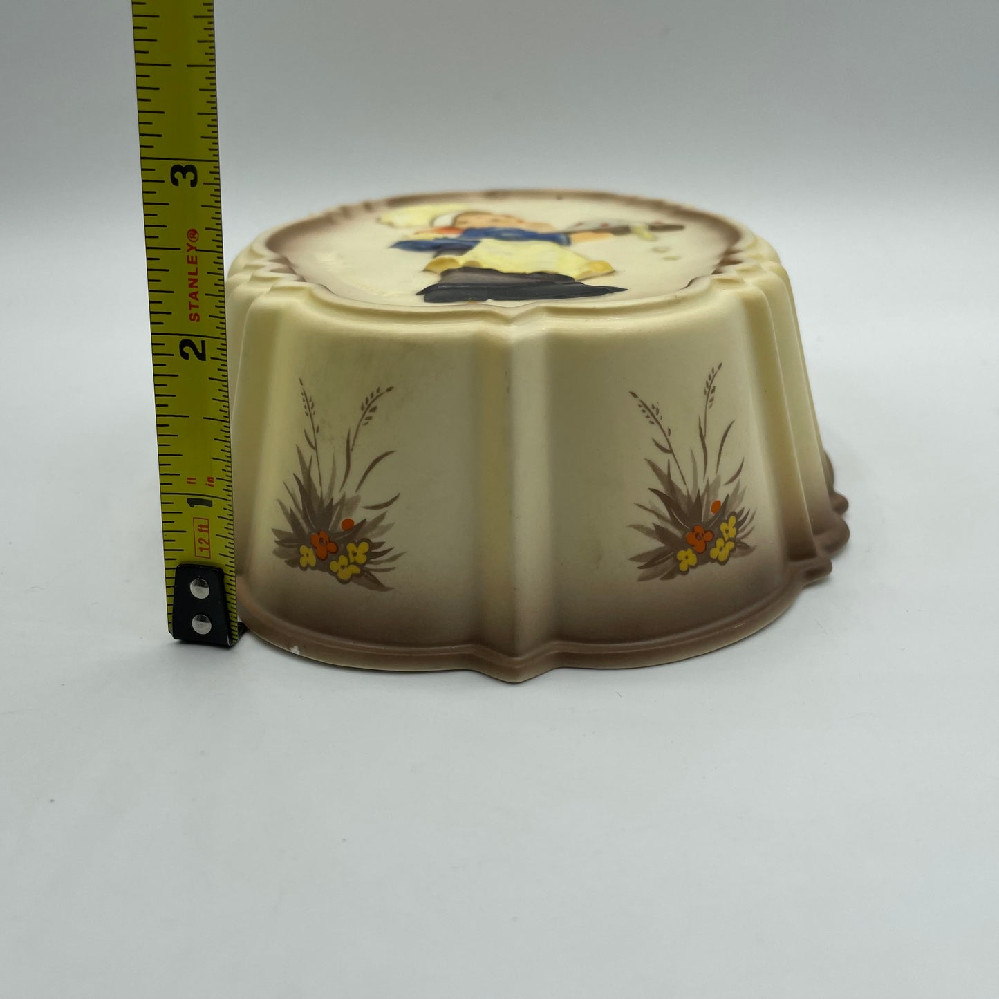 Goebel M.J.Hummel "Baker" Kitchen Baking Mold