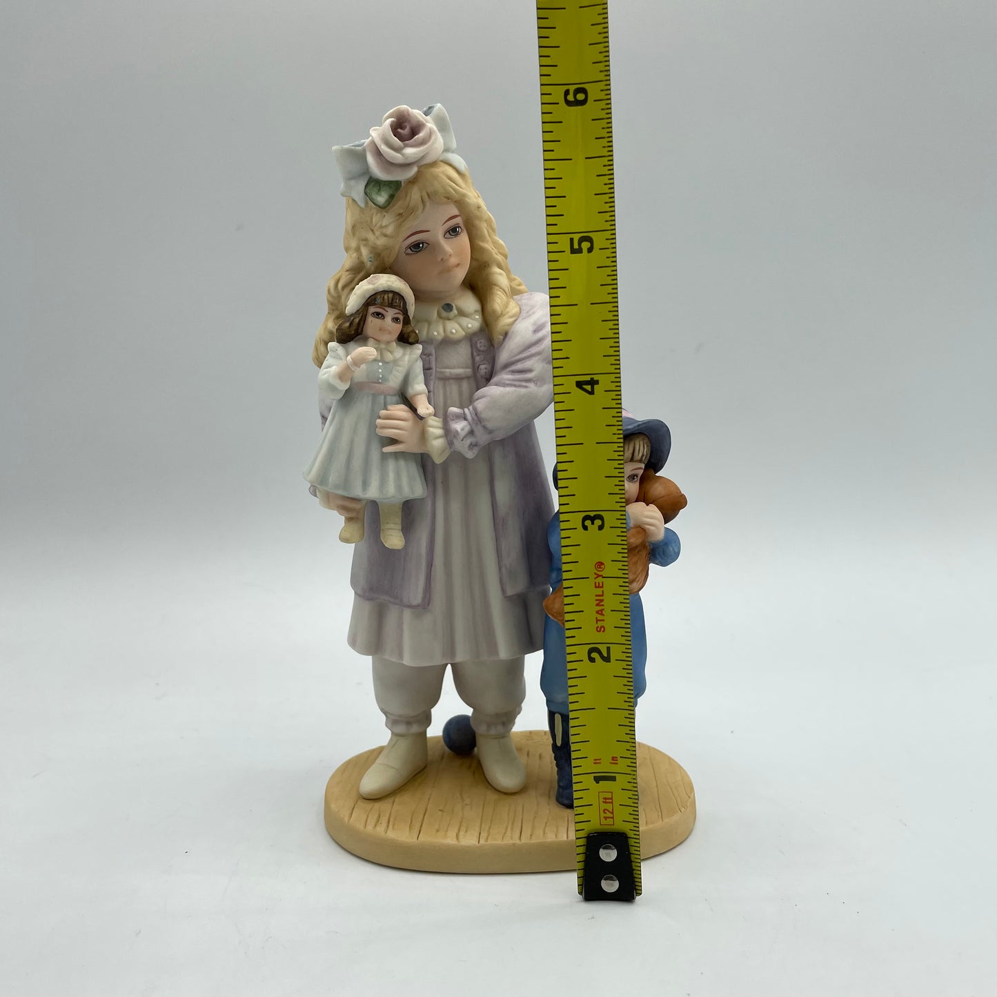 Jan Hagara Figurine "Enya" Georgetown Series SIGNED