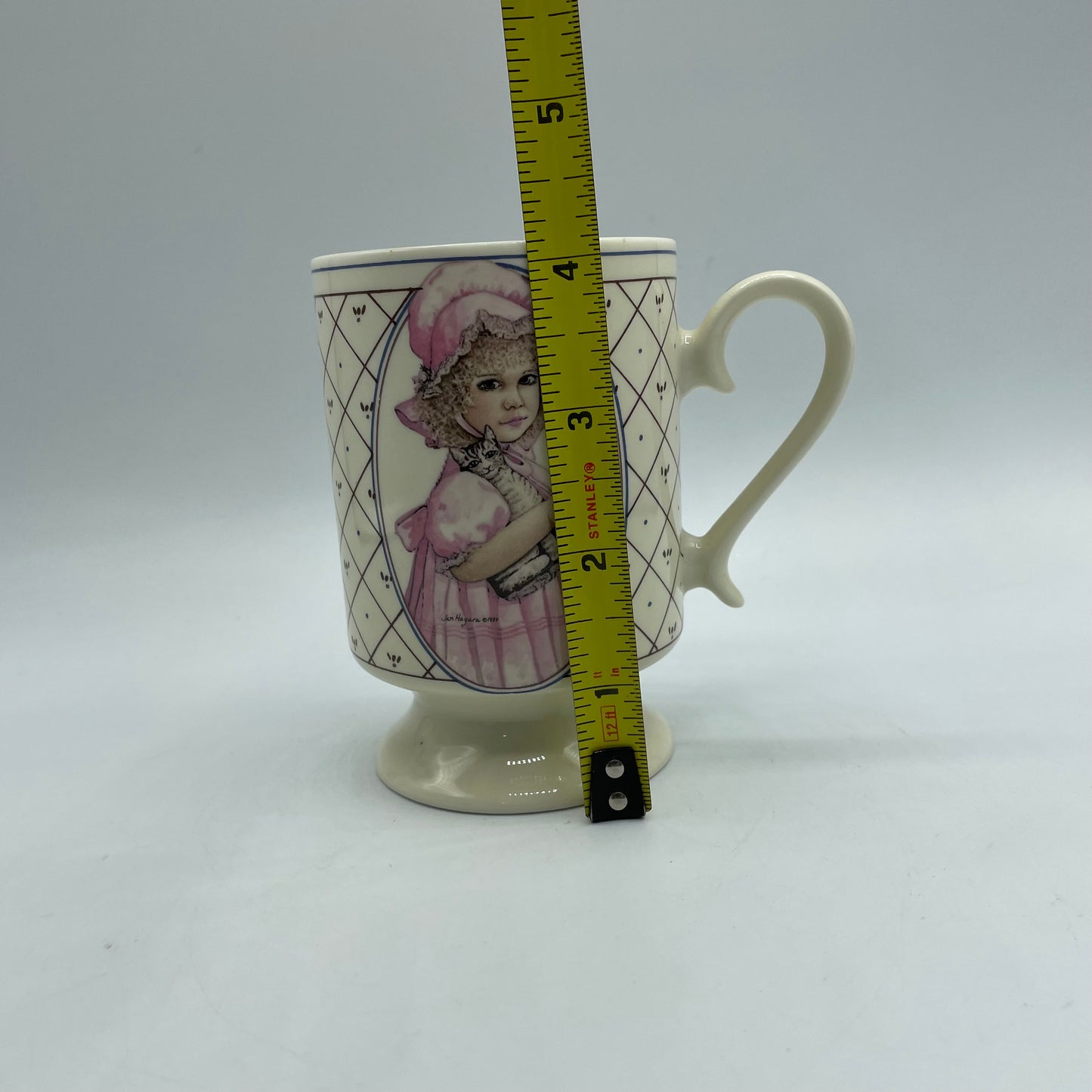 Jan Hagara Collectables Pedestal Mug "Laural" #H3041