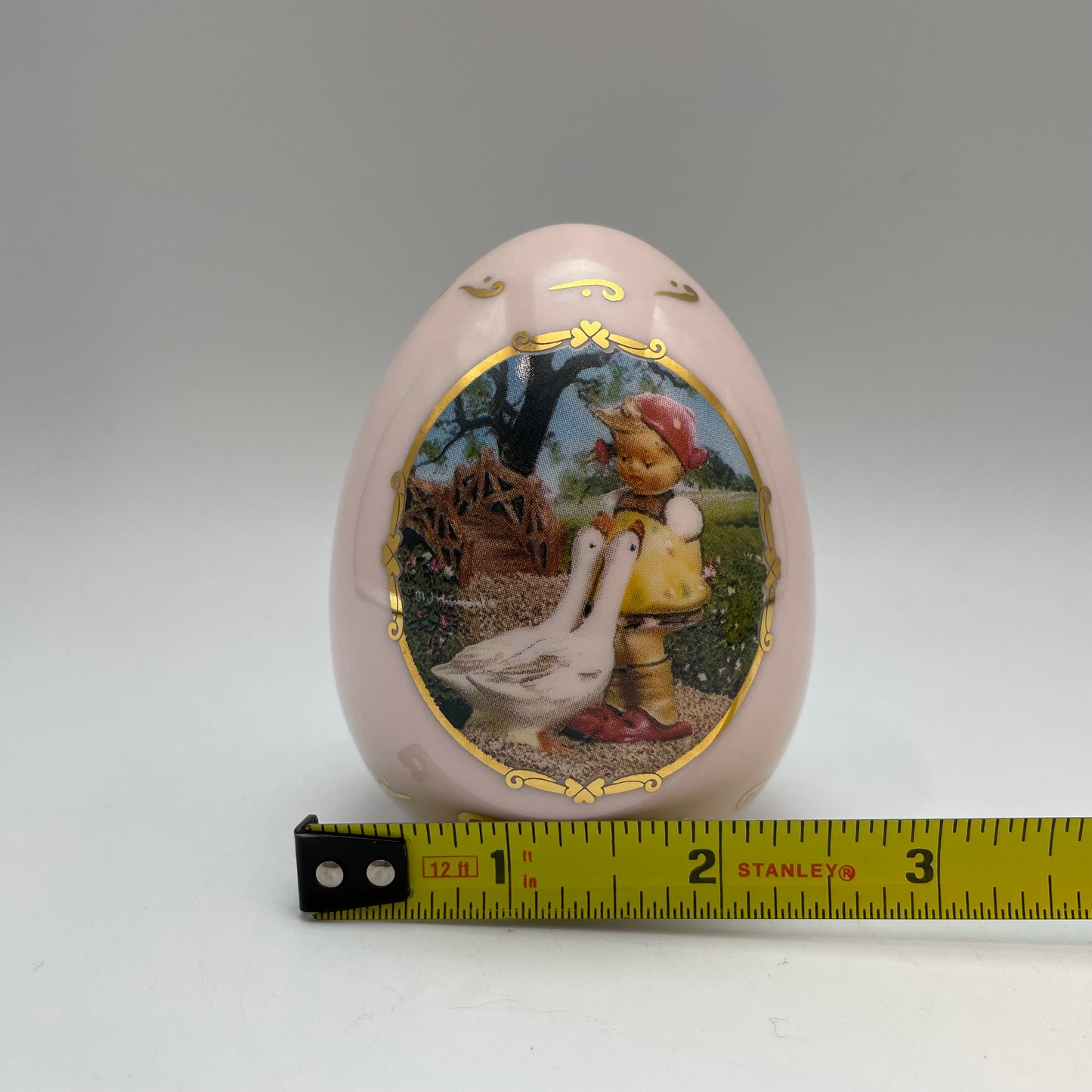 M.J. Hummel Porcelain Egg "Goose Girl" 1993 Danbury Mint