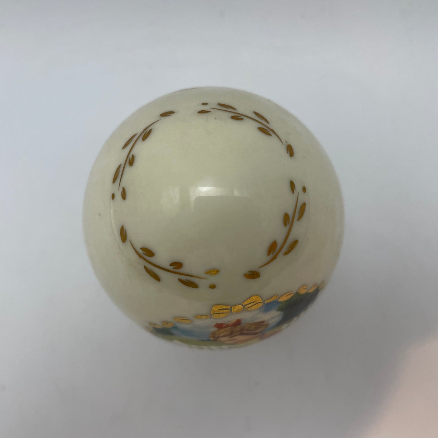 M.J. Hummel Porcelain Egg "Little Gardener" 1994 Danbury Mint
