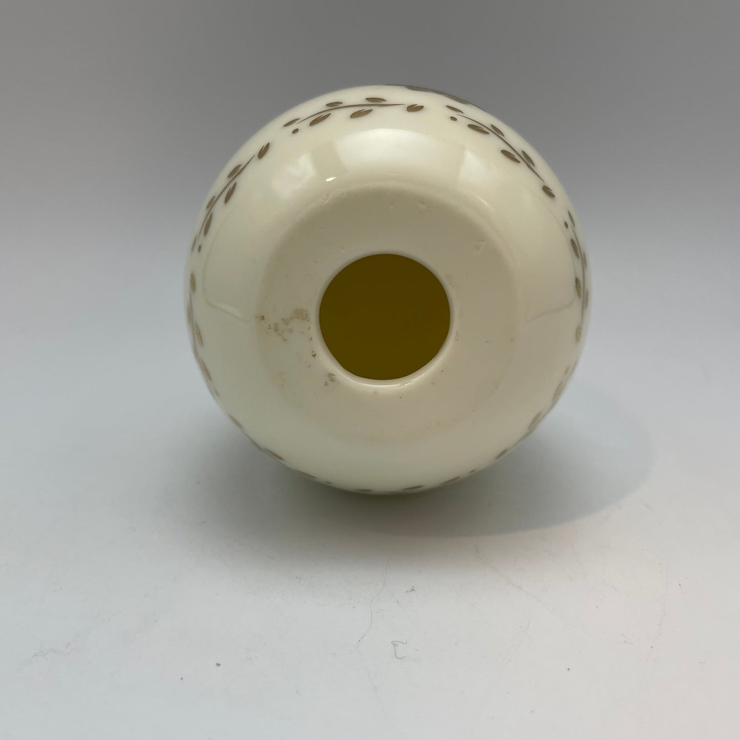 M.J. Hummel Porcelain Egg "Little Gardener" 1994 Danbury Mint