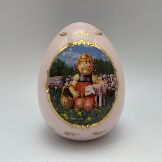 M.J. Hummel Porcelain Egg "Favorite Pet" 1993 Danbury Mint