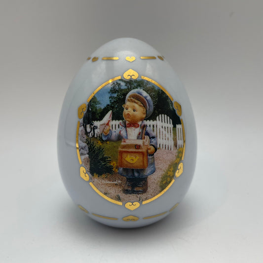 M.J. Hummel Porcelain Egg "The Postman" 1993 Danbury Mint