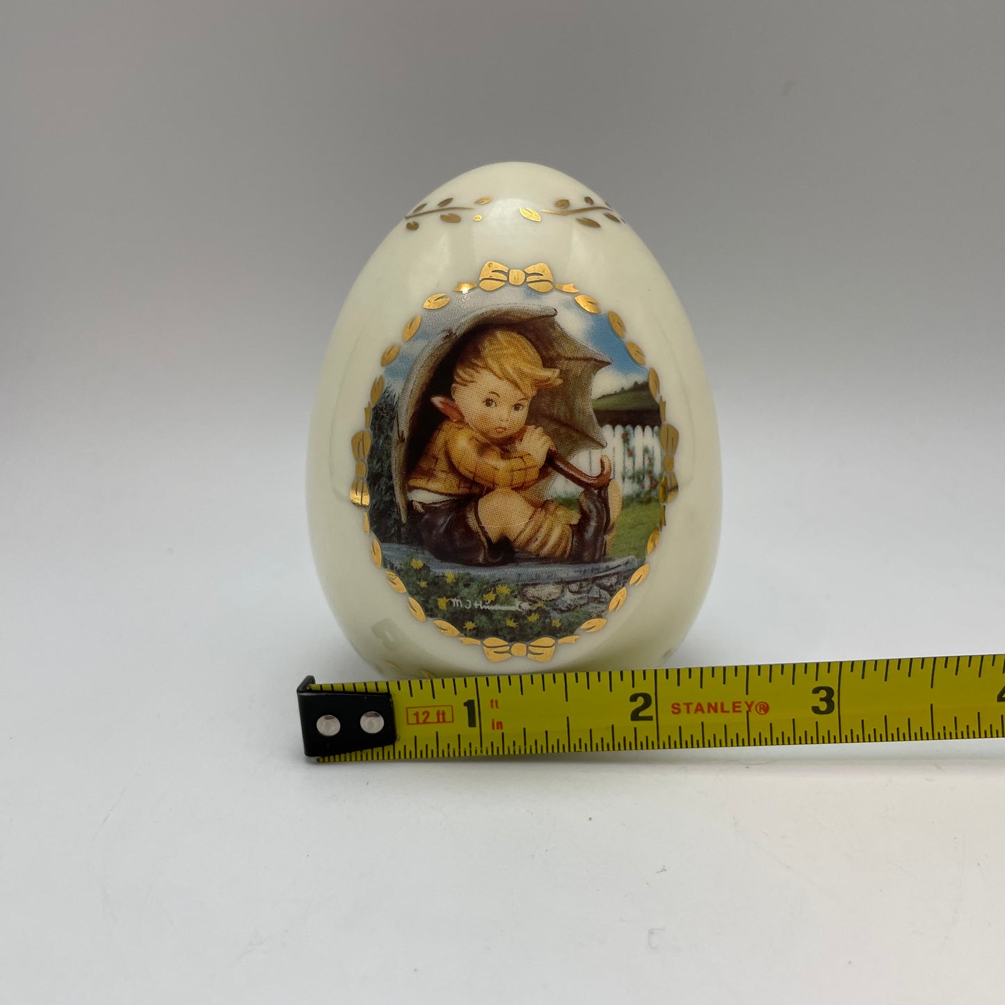 M.J. Hummel Porcelain Egg "Umbrella Boy" 1994 Danbury Mint