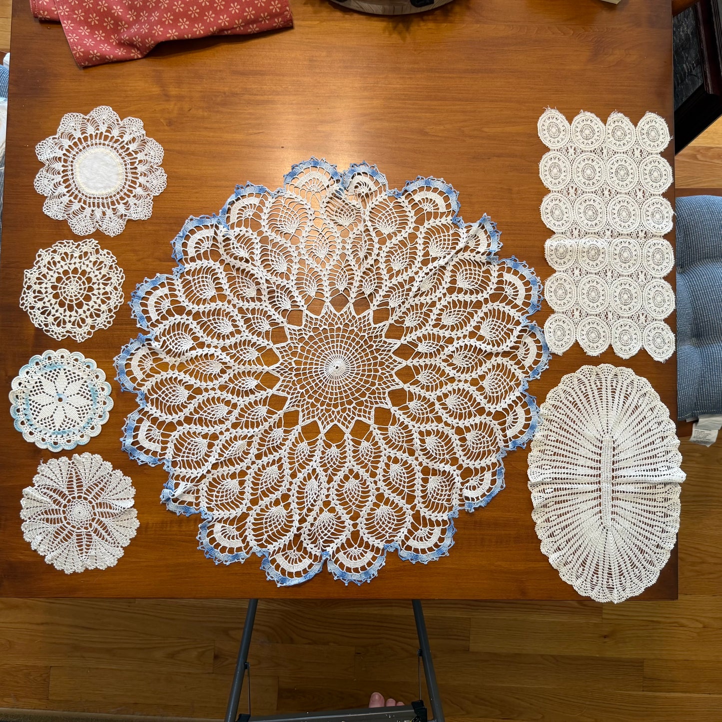 Doilies, Mixed Lot of 7
