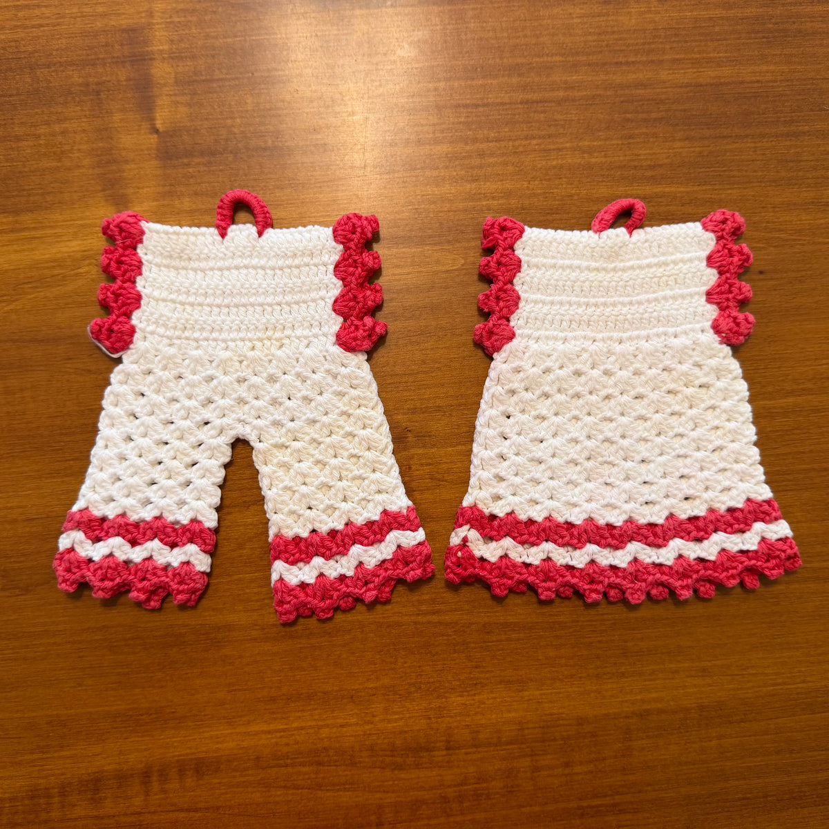 Red and White Pot Holders, Lot of 2