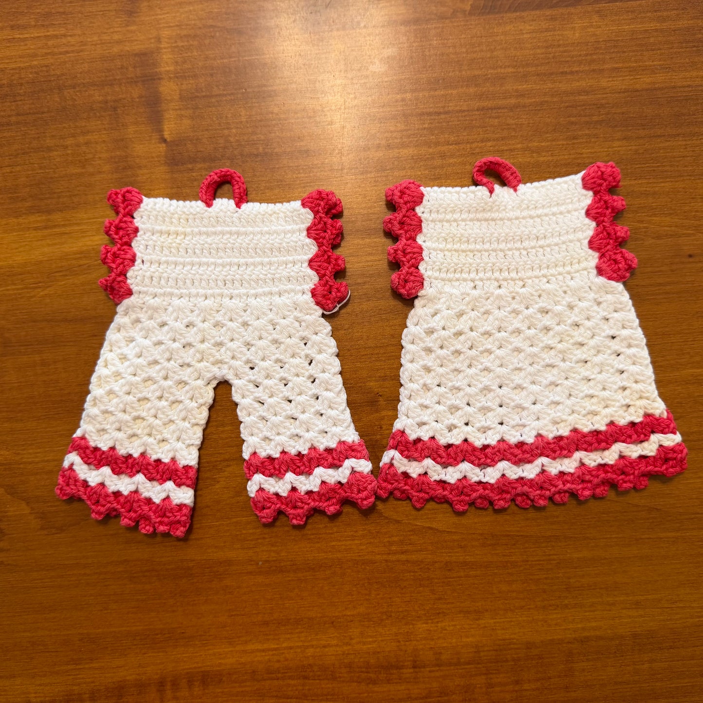 Red and White Pot Holders, Lot of 2
