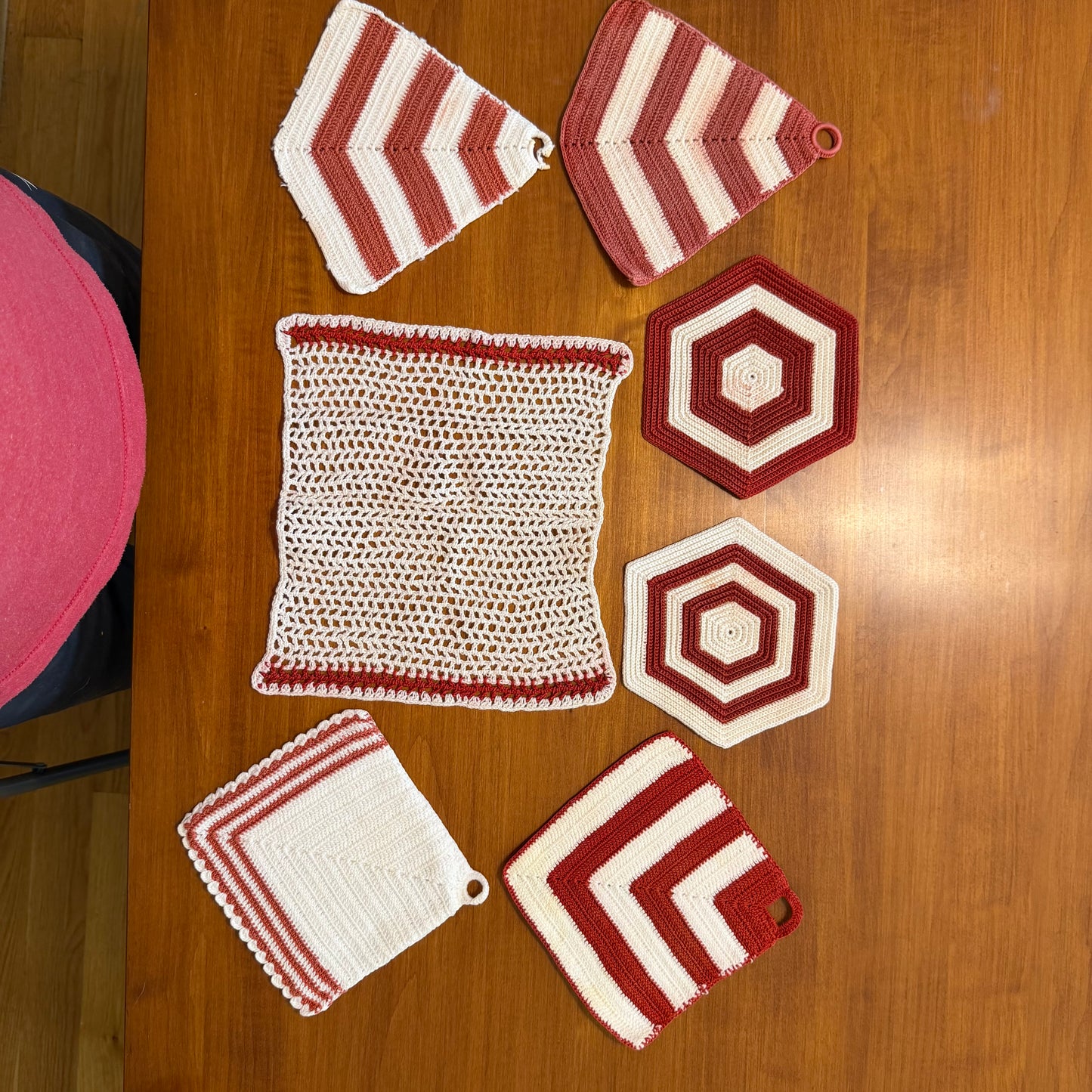 Red and White Pot Holders, Lot of 6+ 1 Free
