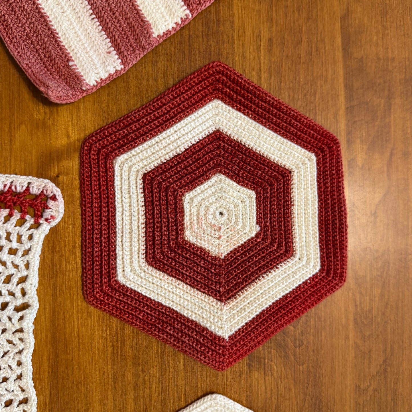 Red and White Pot Holders, Lot of 6+ 1 Free