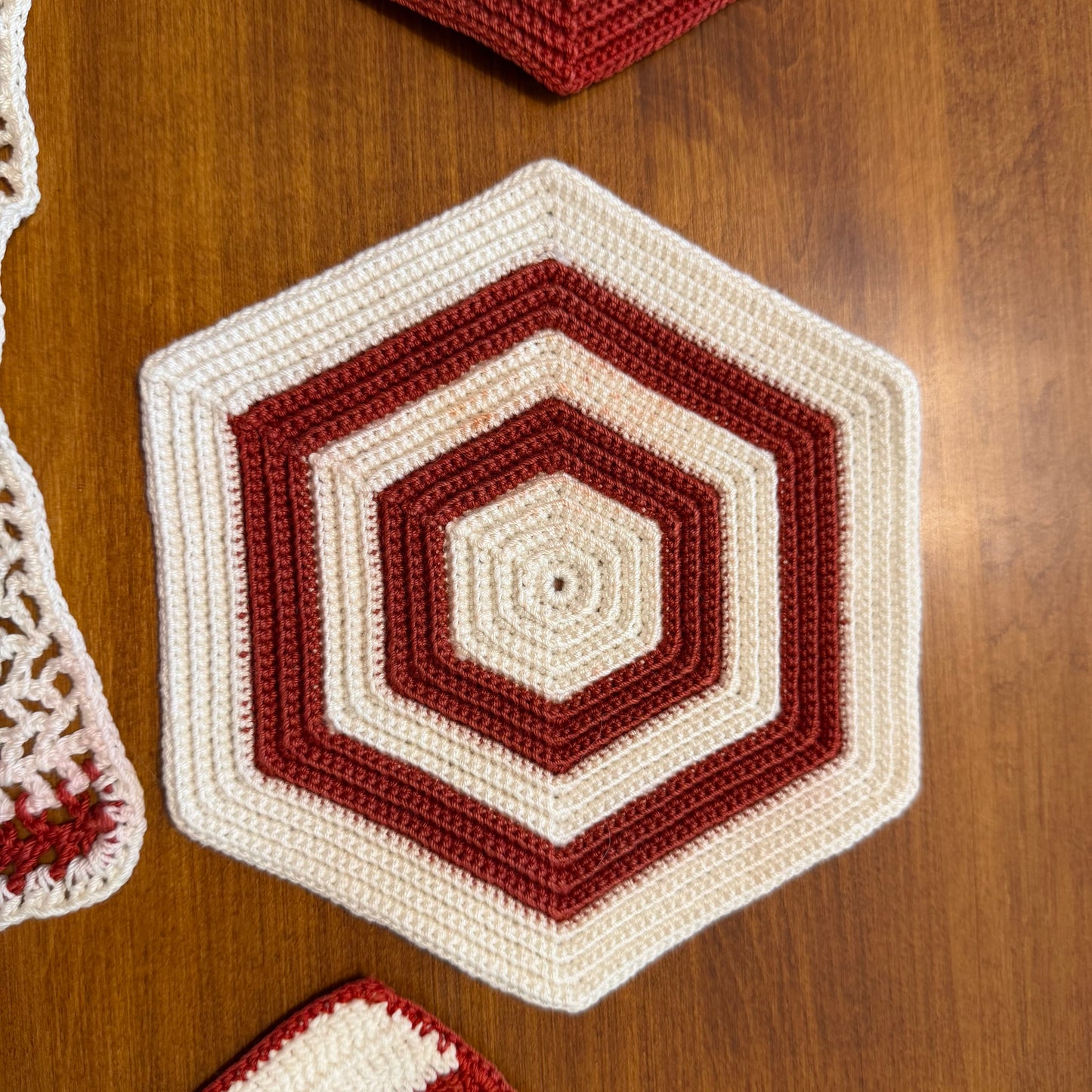 Red and White Pot Holders, Lot of 6+ 1 Free