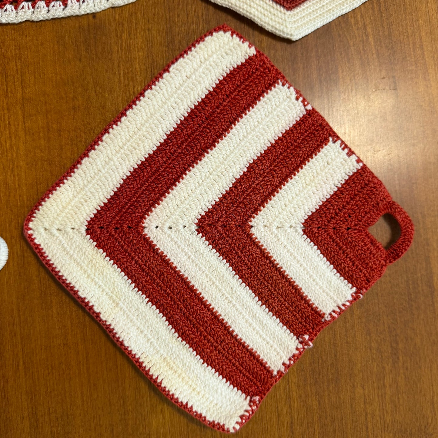 Red and White Pot Holders, Lot of 6+ 1 Free