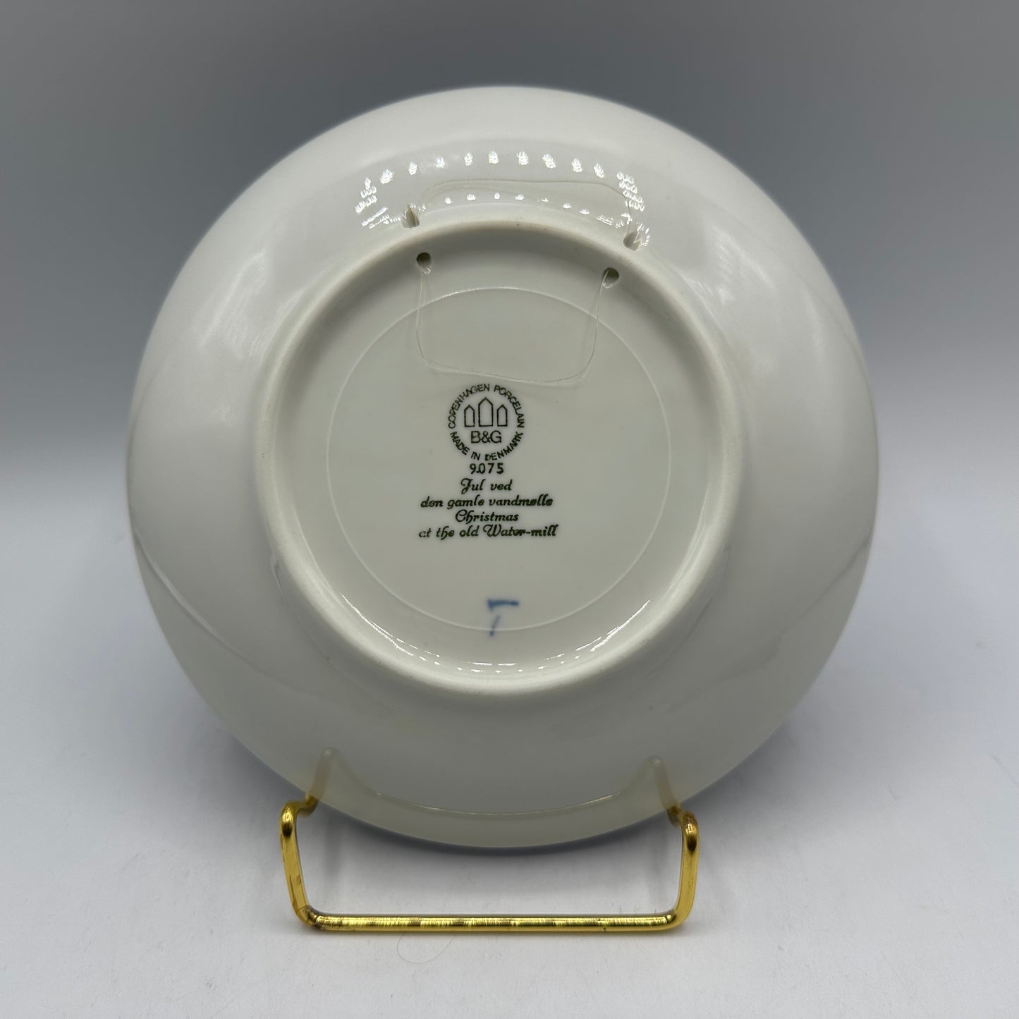 B & G Copenhagen 1975 Christmas at the Watermill Plate Porcelain