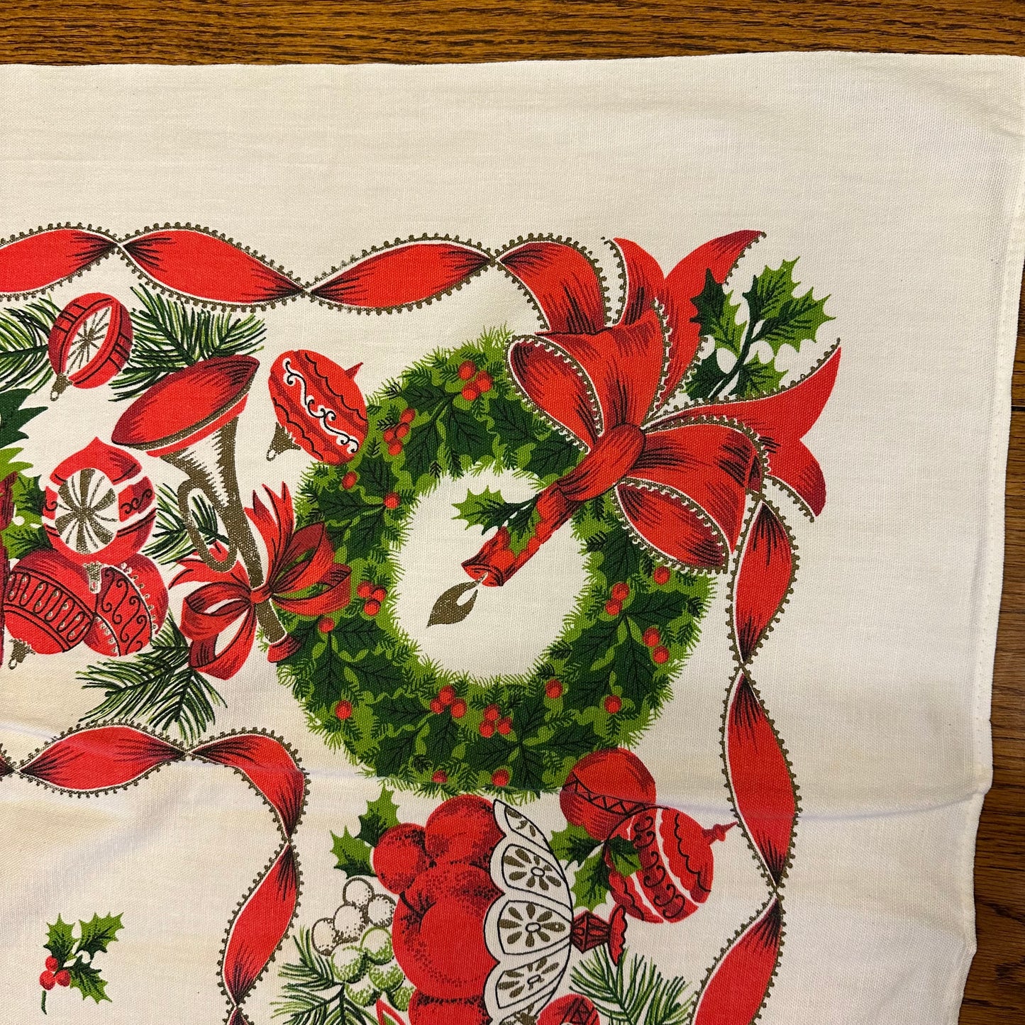Christmas Tablecloth with Holly and Berries, 50 X 46
