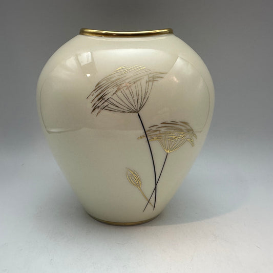 Alka Kurnst Vase Fold Floral Design, Bavaria