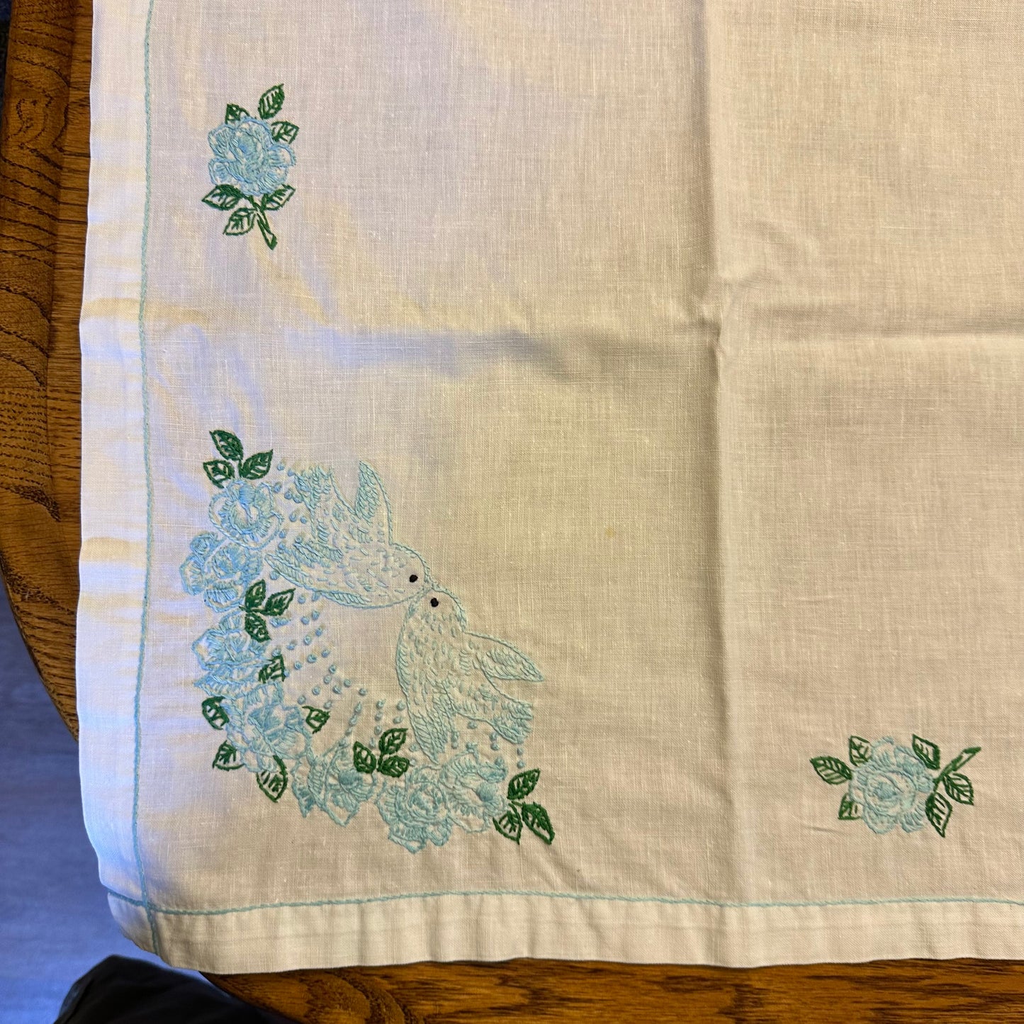 Tablecloth Embrodered Dove and Floral Pattern, 39 X 39