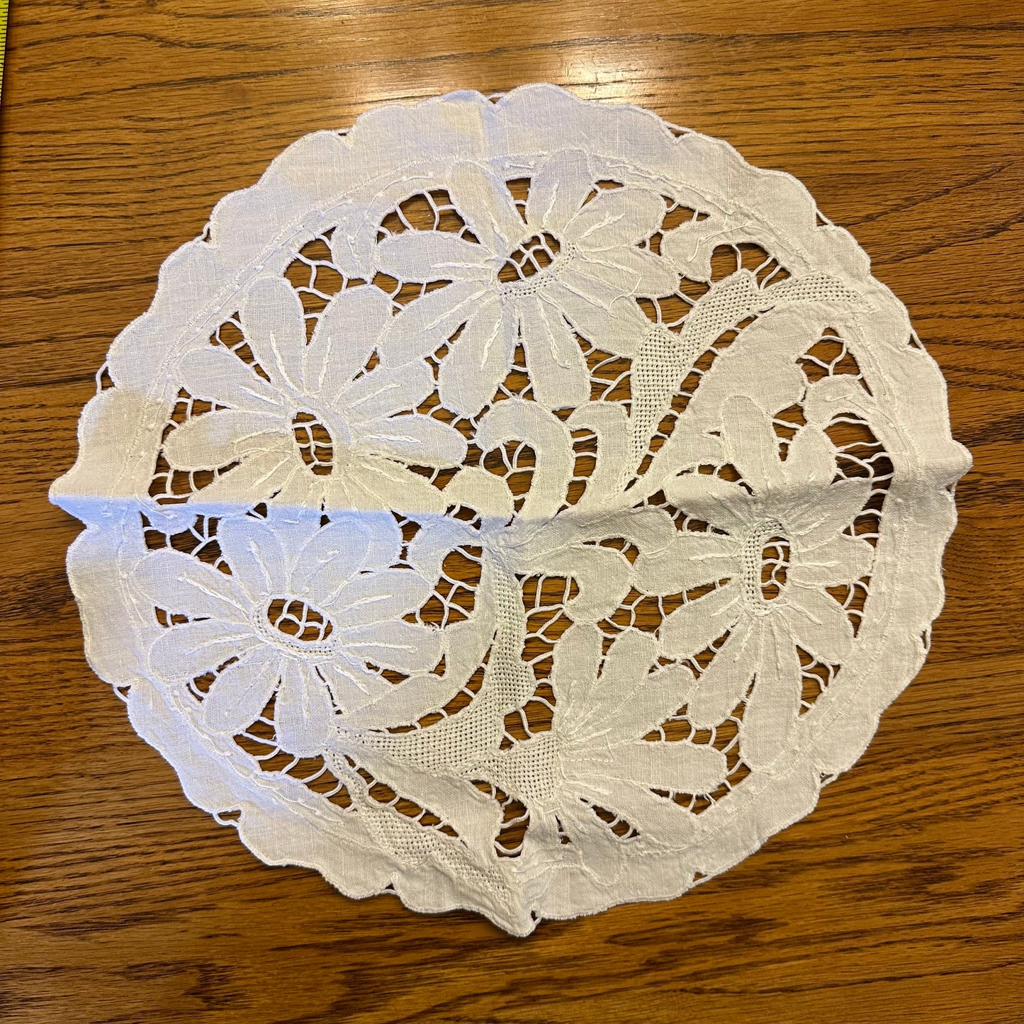 Doilies, Mixed Lot of 5