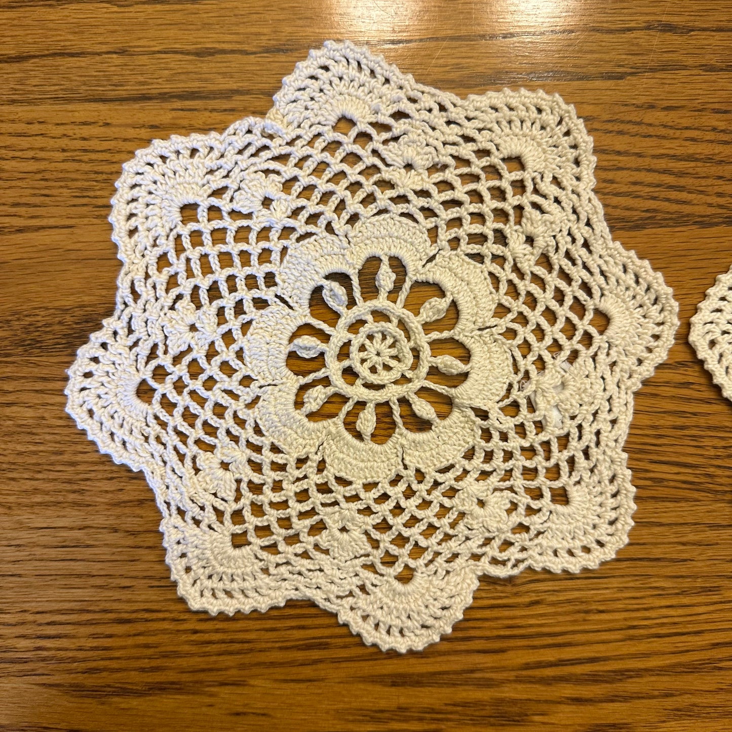 Doilies, Mixed Lot of 5
