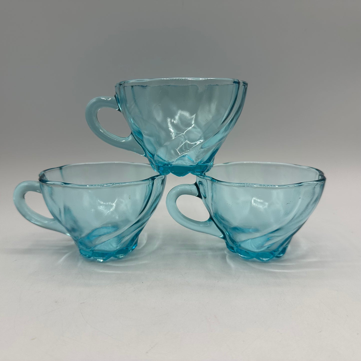 Hazel Atlas Capri Seashell Cups, Set of 3